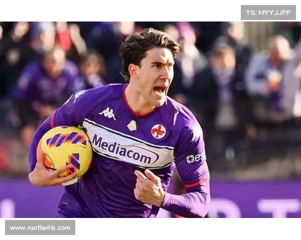 如何从战术需求和个人职业发展角度理解卢卡库转会曼联的深层原因