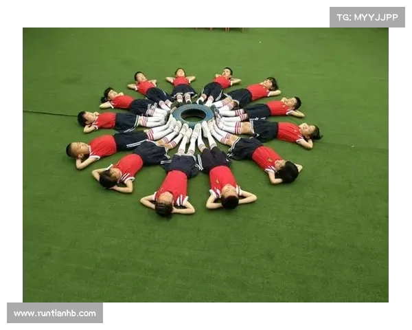 德赫亚晒与队友温馨合影展现团队默契精神瞬间